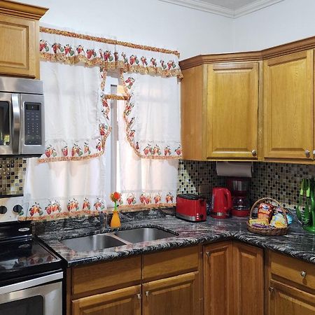 Central Upscale New Kingston Apt With Pool エクステリア 写真