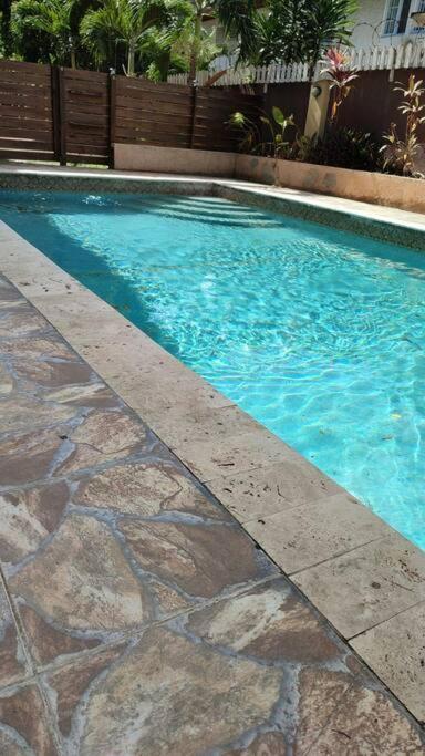 Central Upscale New Kingston Apt With Pool エクステリア 写真