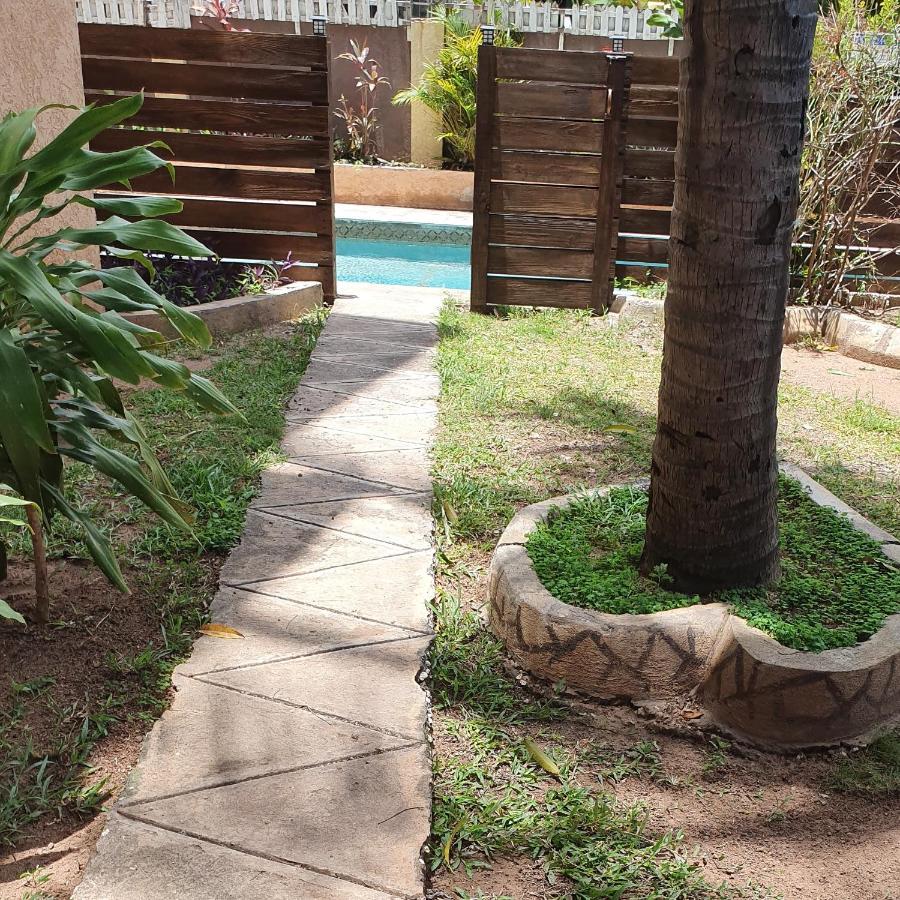 Central Upscale New Kingston Apt With Pool エクステリア 写真
