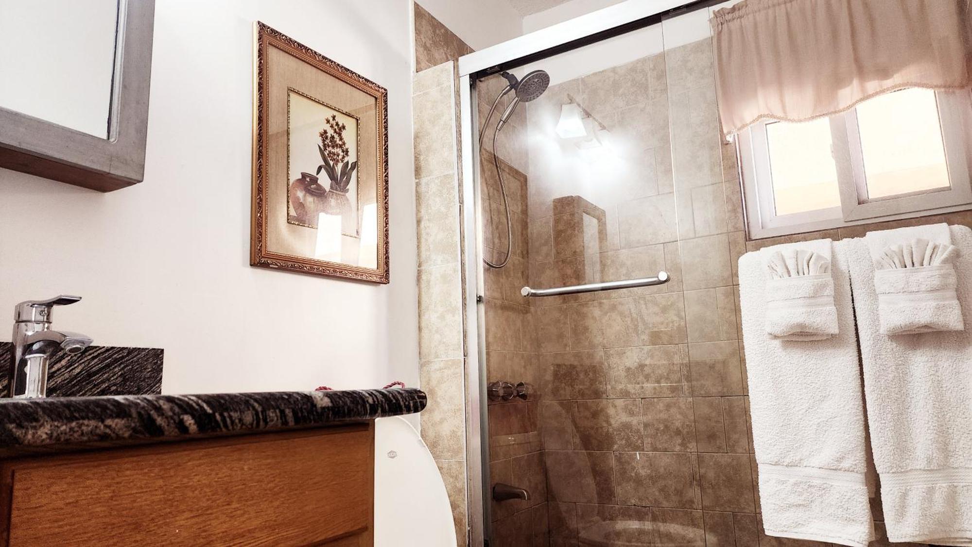 Central Upscale New Kingston Apt With Pool エクステリア 写真